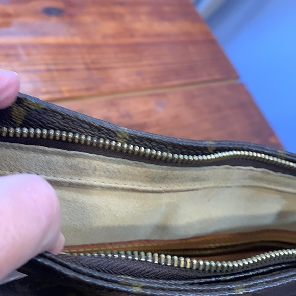 Authentic LOUIS VUITTON Monogram Looping GM Shoulder Bag France - Picture 15 of 17